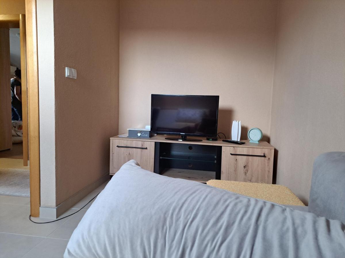 Apartman Avram Kotor Varos Exterior foto