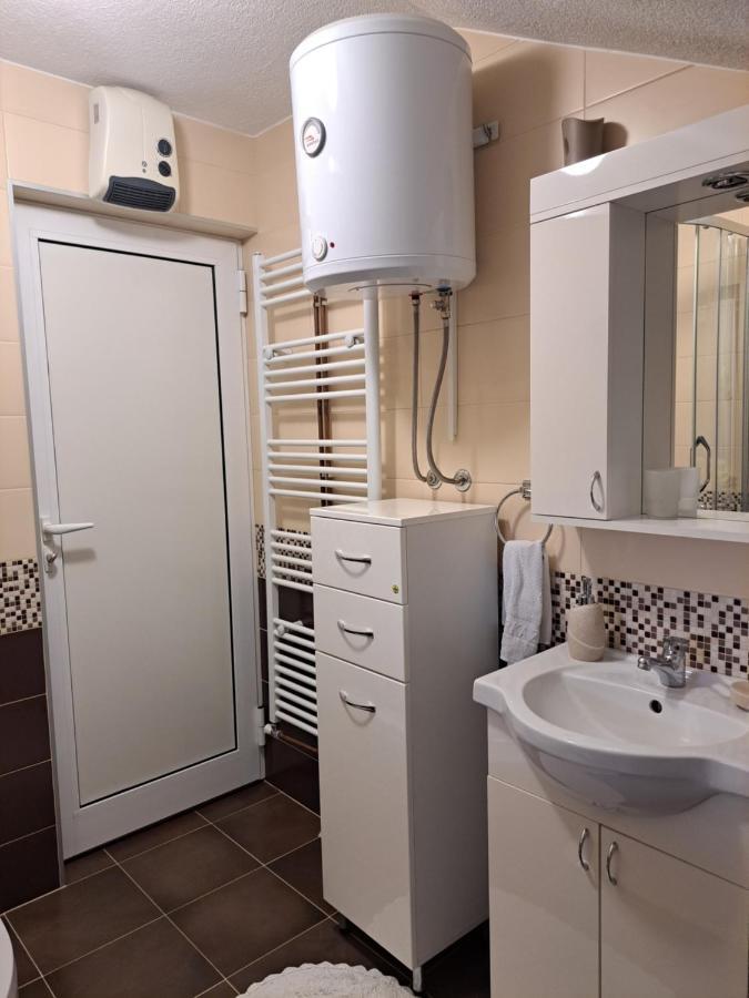 Apartman Avram Kotor Varos Exterior foto