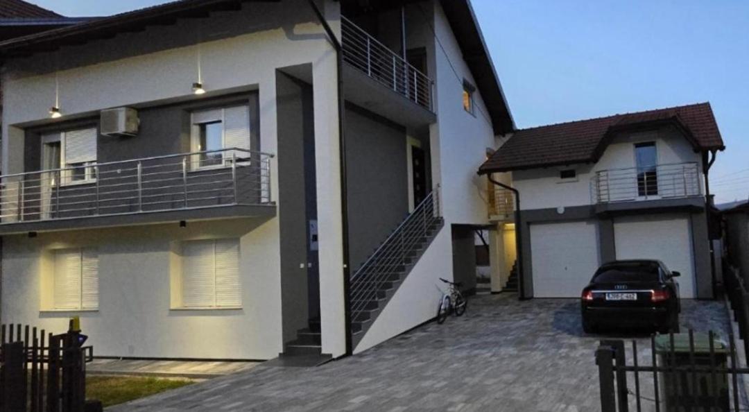 Apartman Avram Kotor Varos Exterior foto
